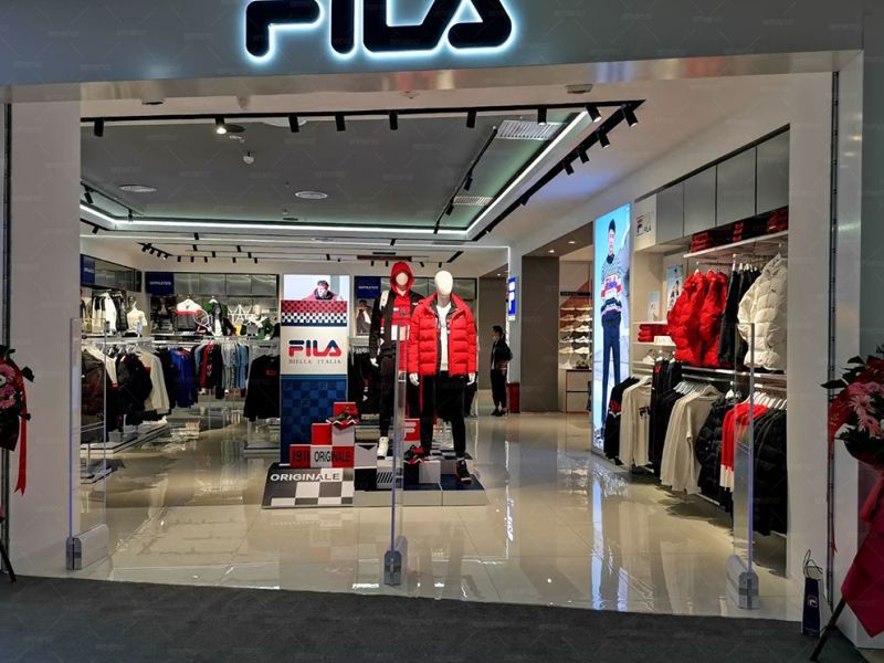 FILA arropa markaren dendak AM9800 soinua eta lapurreten aurkako gailu magnetikoa instalatzen du