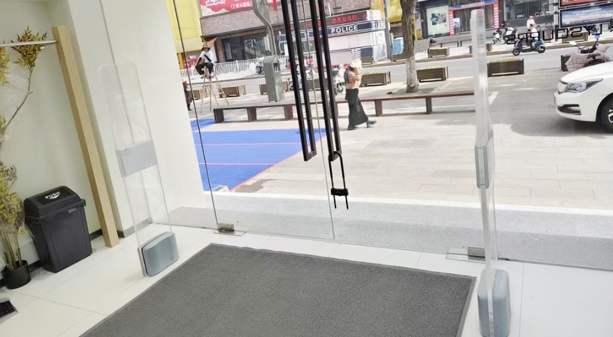 AM&RFID maiztasun bikoitza: arropa txikizkako industriarako segurtasun adimenduna.